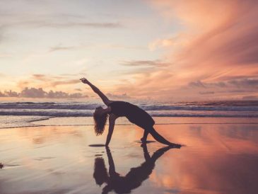 yoga sur la plage ile de la réunion